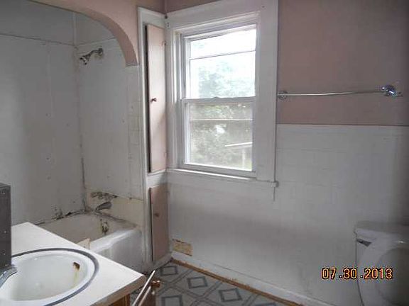2nd image of 27 Florence Ave