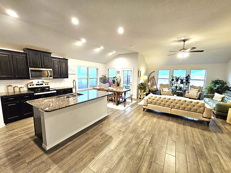 3521 Tahiti Ln — Photo 11