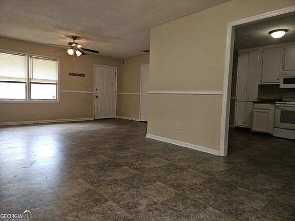 4th image of 214 John Paul Ave