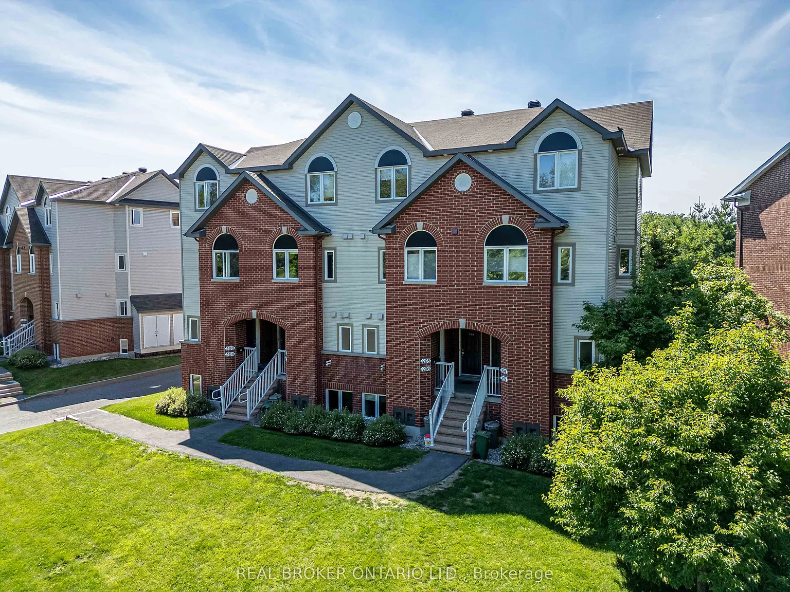 3 bed, $2,700 — Photo 1