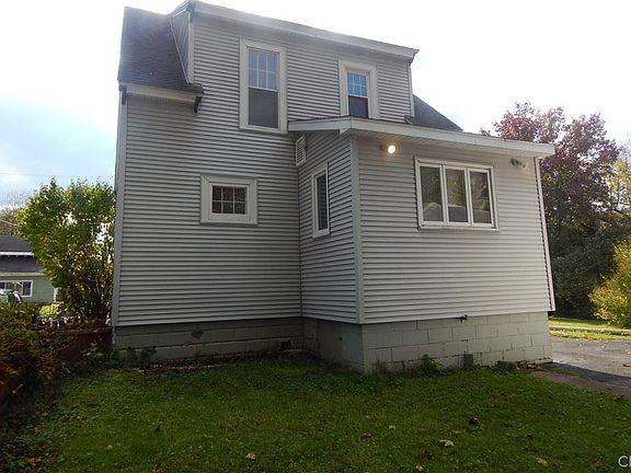4th image of 113 Cortland Pl
