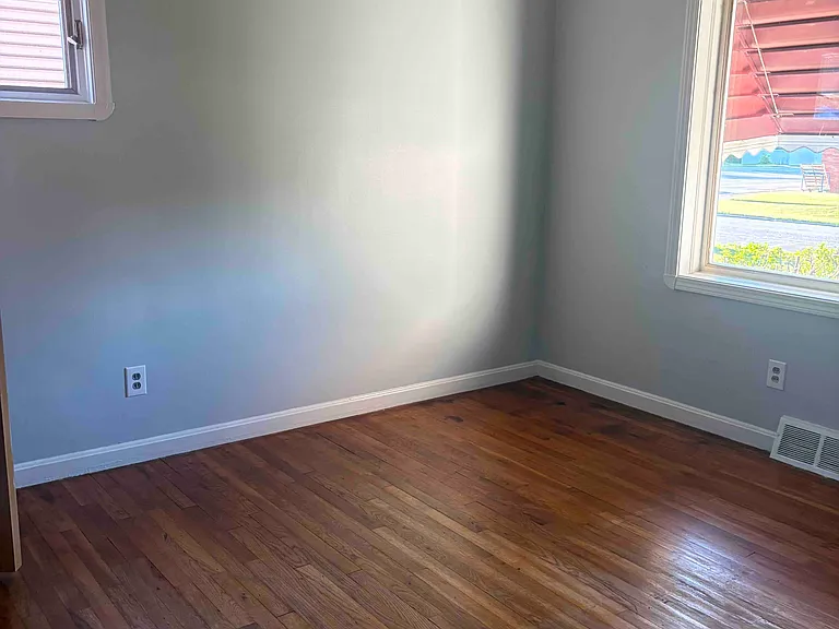 2101 Tuxedo Ave — Photo 9