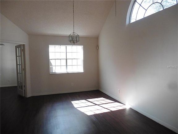5th image of 620 Glenwood 92 Ct
