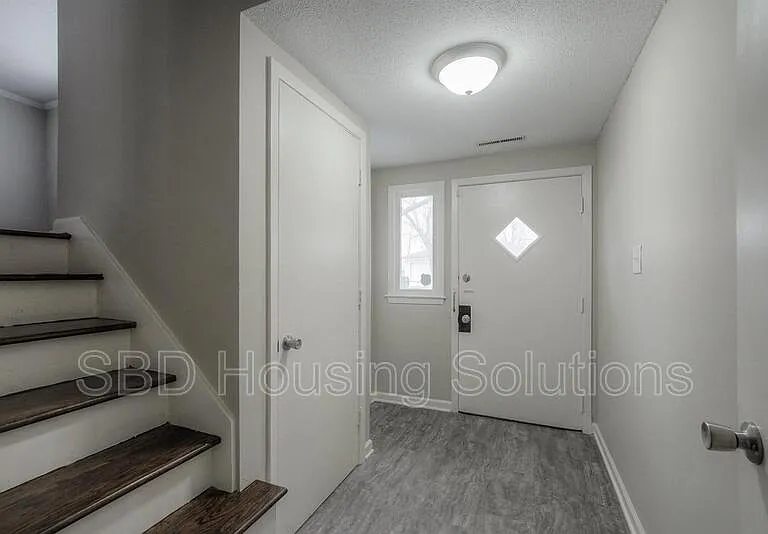 16003 E 35th St S — Photo 3