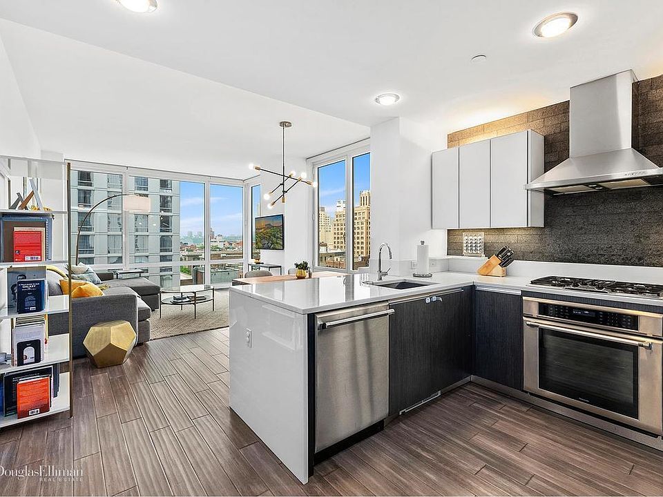 1st image of 247 W 46th St APT 901