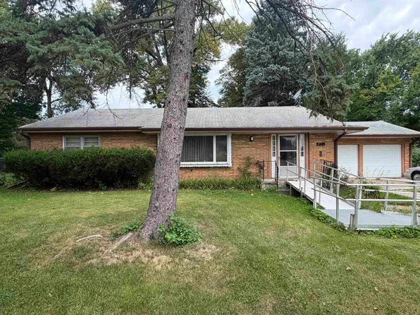 931 Hawthorne Ave, Rockford, IL 61108