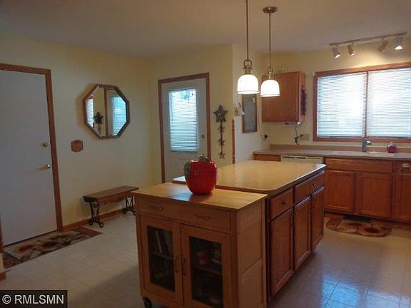 3rd image of 406 Pine Ct #24