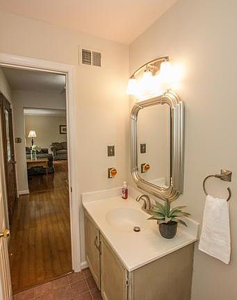 4th image of 6118 Union Village Dr