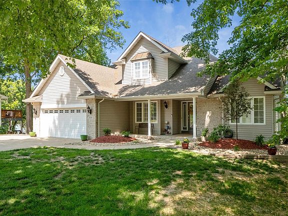 3rd image of 1359 Biscay Dr