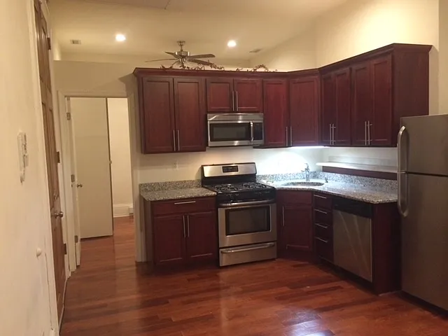 2041 Spring Garden St #1F — Photo 10