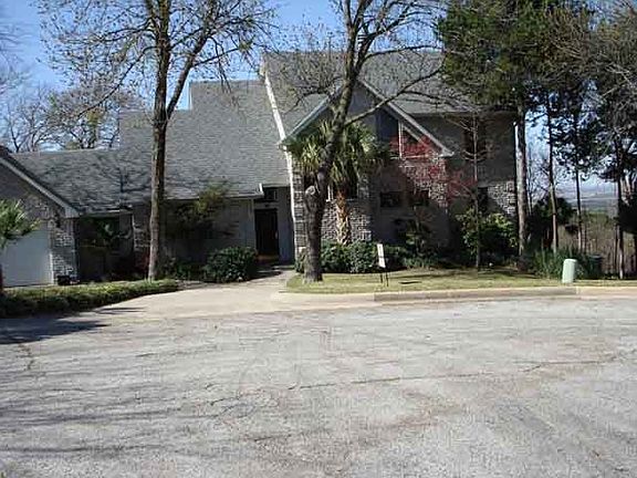 Cul de sac lot,on a bluff