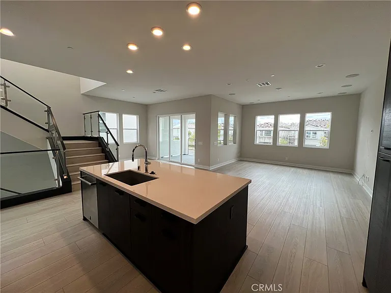 110 Pino Ln — Photo 6