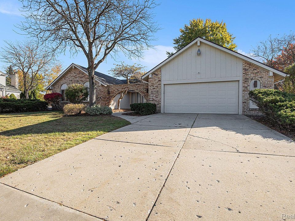 1st image of 5390 Hollow Dr