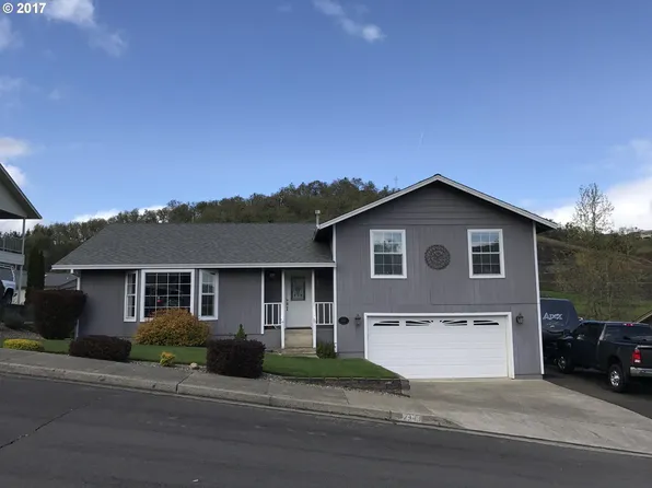2340 NW Cabrillo Ct, Roseburg, OR 97471