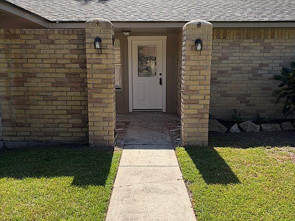 2nd image of 17518 Mallet St