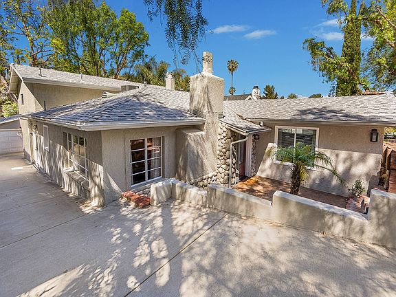 2nd image of 5243 Baza Ave