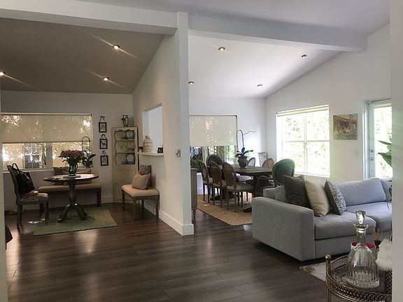 3rd image of 427 Aragon Ave