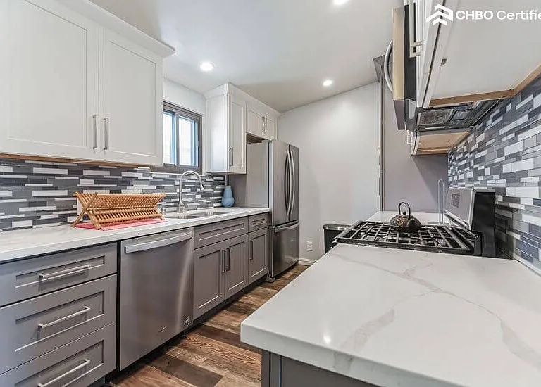 2912 W Century Blvd — Photo 15