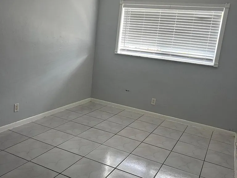 4051 NE 13th Ave #613 — Photo 5
