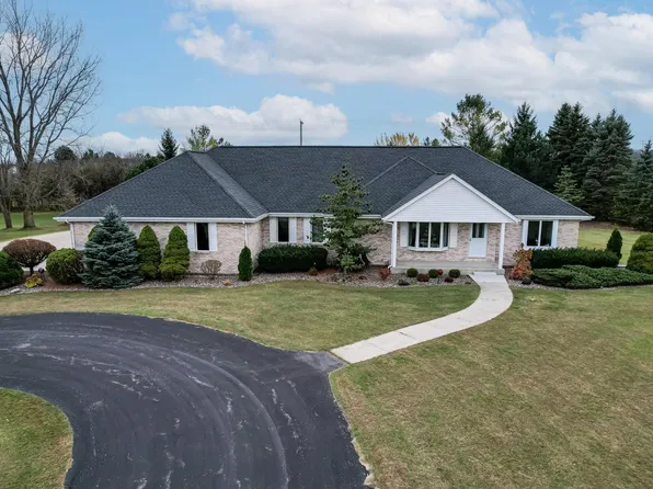 8041 West Mequon ROAD, Mequon, WI 53097