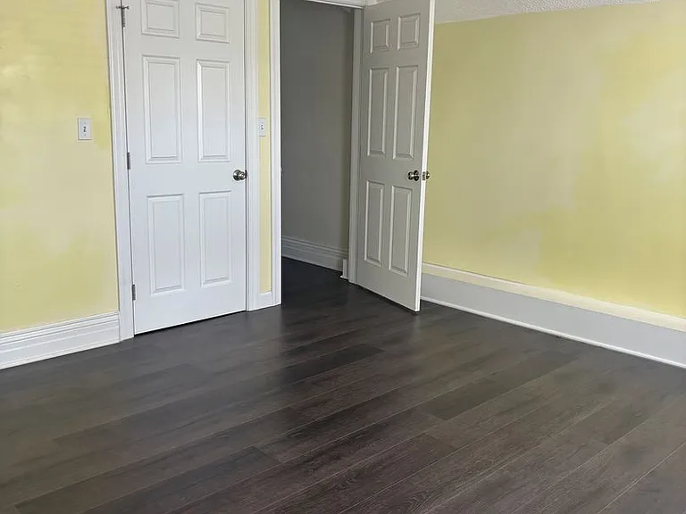 409 Parade St — Photo 13