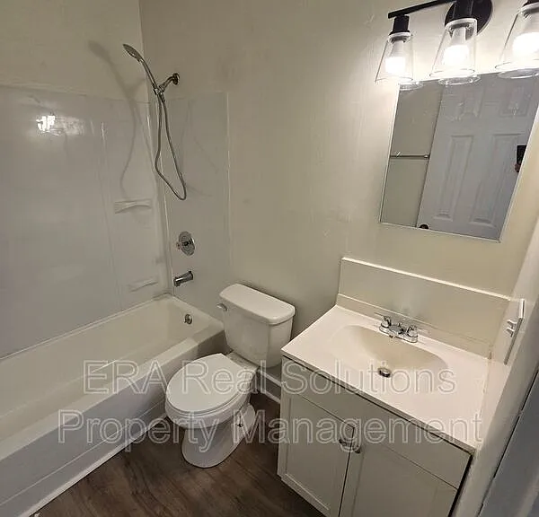 1911 Denune Ave #D — Photo 10
