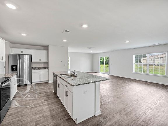 4th image of 2015 Elmridge Rd