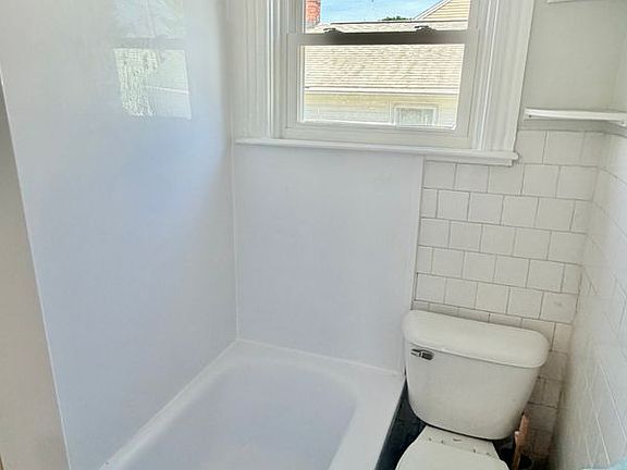 2nd image of 252 Vine St