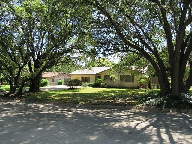 1st image of 3904 Glenwood Dr