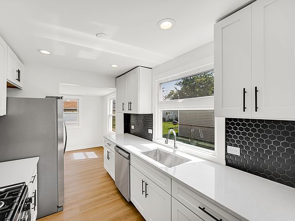 5th image of 7519 Latrobe Ave