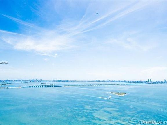 4th image of 1717 N Bayshore Dr Penthouse 4140