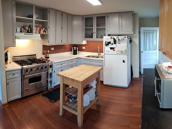 4th image of 1512 N Lake Shore Dr