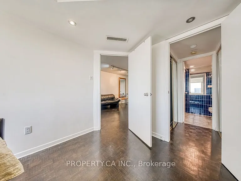 1001 Bay St #2902 — Photo 24