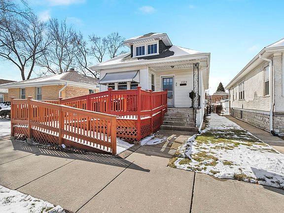 2nd image of 2904 N Nordica Ave