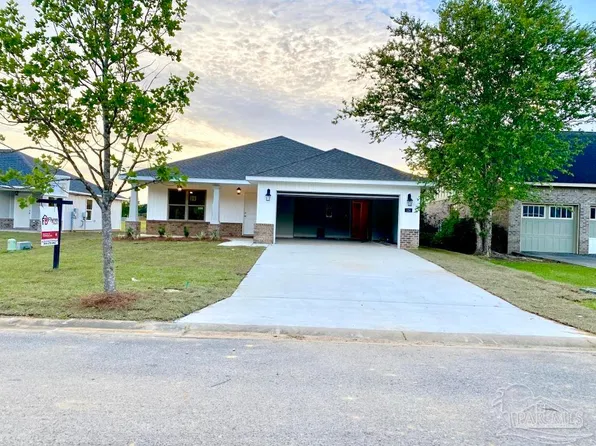 124 Cottage Ln, Atmore, AL 36502
