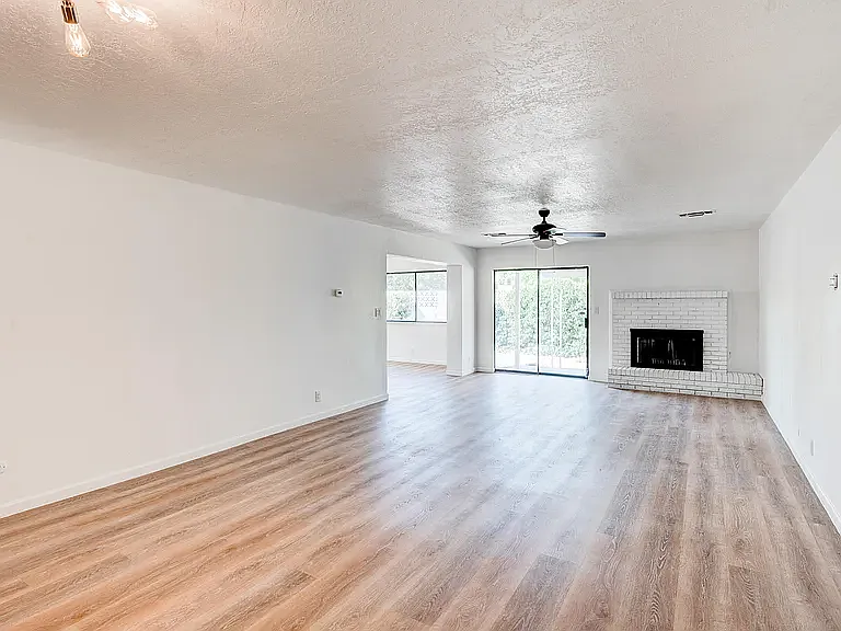8108 Siguard Ct NE — Photo 4