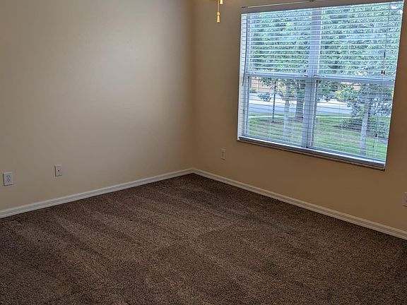 5th image of 1631 Retreat View Cir