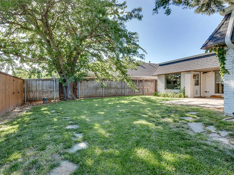 1442 Duffner Dr — Photo 10