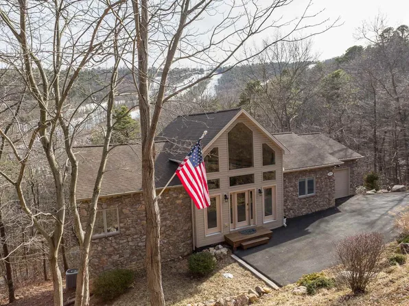 559 Rainier Rd, Mc Gaheysville, VA 22840