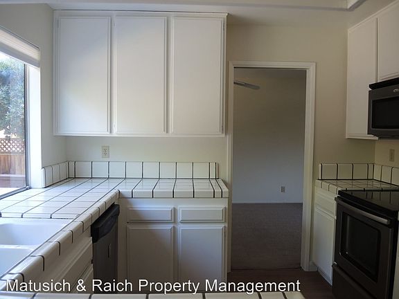 3rd image of 2040 Ensign Way