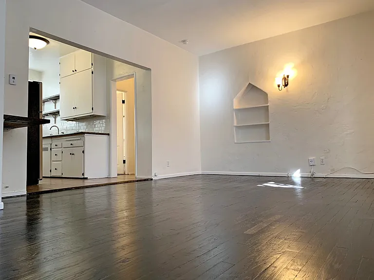 620 N Sweetzer Ave — Photo 5