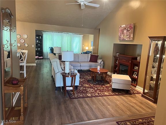 2nd image of 12153 Nutmeg Ln