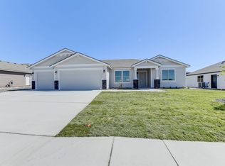 10518 Silverbright Dr, Pasco, WA 99301