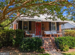 1901 Scroggins Rd, Alexandria, VA 22302
