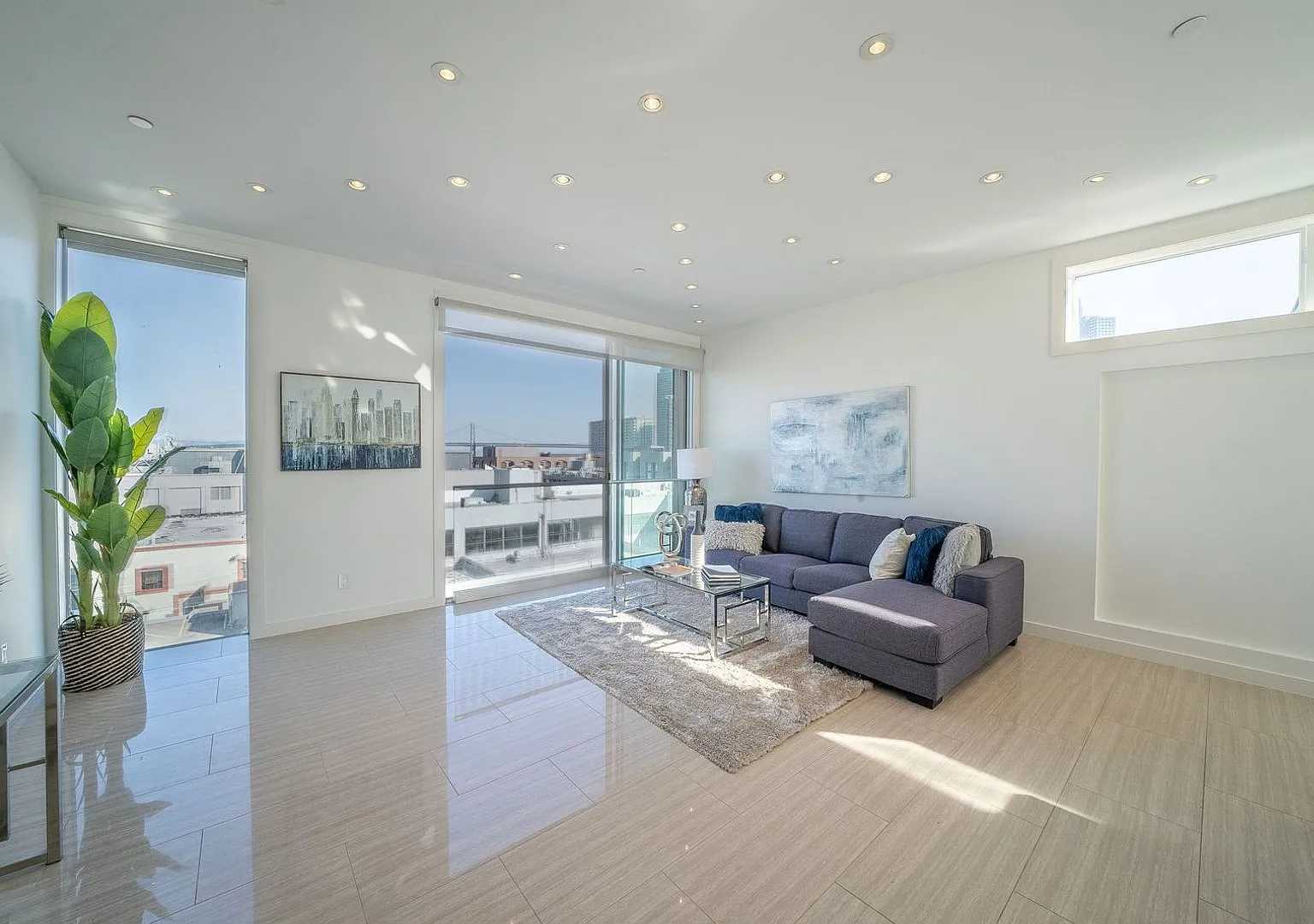 Telegraph Hill Luxury 3 Level, 3 Bed / 2 Bath Condo, 2 Decks, Views - A Must See! — Photo 2