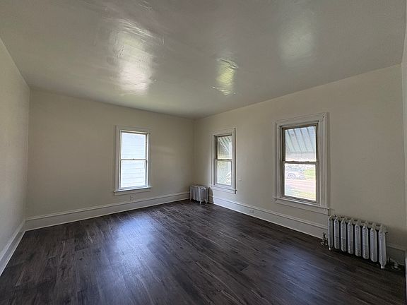5th image of 908 N Park St