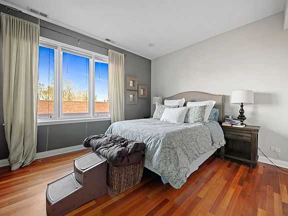4th image of 2310 W Jackson Blvd APT 2A