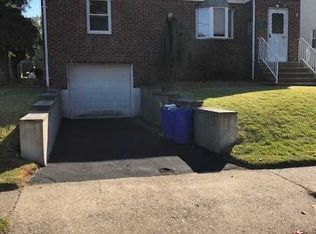 120 Lincoln Ave, Saddle Brook, NJ 07663