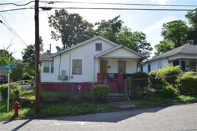 2nd image of 1018 N York St