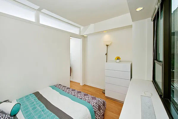 Rented by Manhattan Apartment Organization | media 41